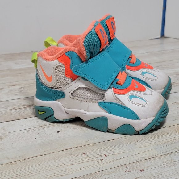 Nike Kids Air Speed Turf Training Shoes White/Aqua/Mango Size 6C, UK 5.5, EUR 22 - Picture 2 of 10